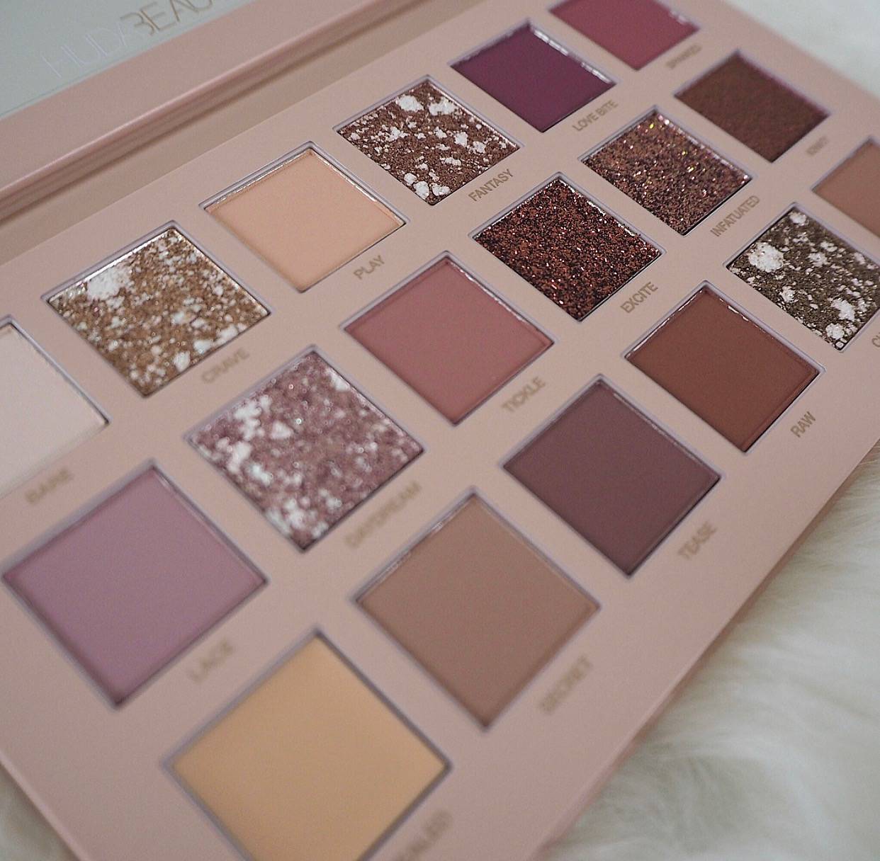 The Huda Beauty New Nude Eyeshadow Palette